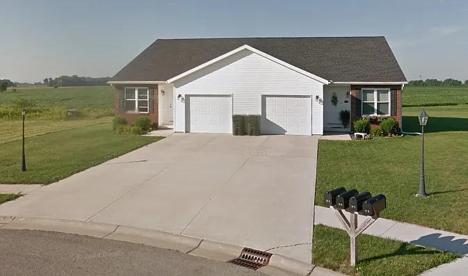 3 bed, 1250 sqft, $1,600 — Photo 1