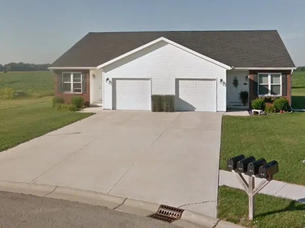 12 Amy Ave #A, Wapakoneta, OH 45895