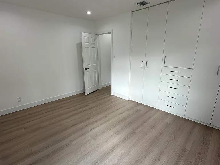 17735 Ludlow St — Photo 16