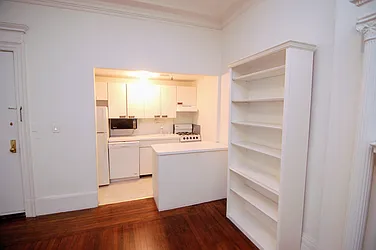 Rented by R New York