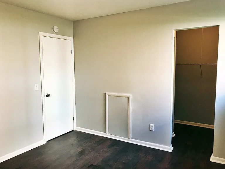 1833 E 31st St — Photo 5