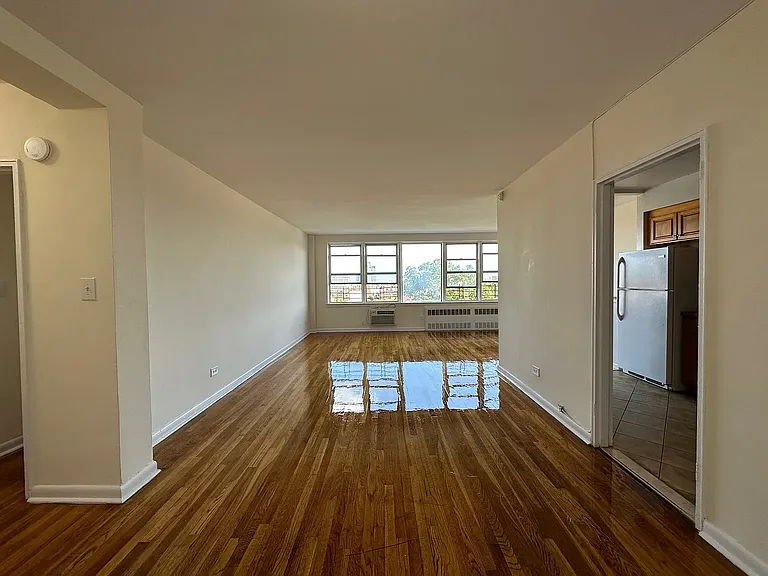 16420 Highland Ave #4G — Photo 1