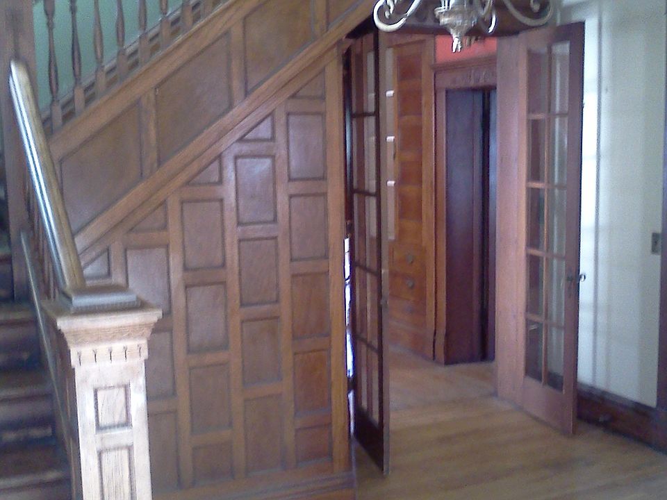 foyer, looking toward dining room