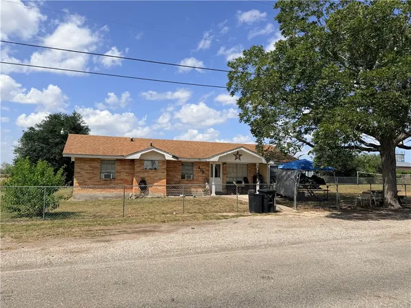 409 E Saint Mary St, Skidmore, TX 78389