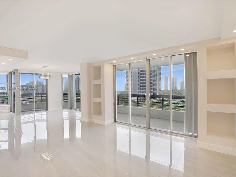 3500 Mystic Pointe Dr #1206 — Photo 25