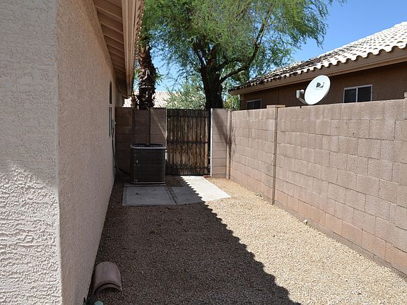 BackyardSideGate