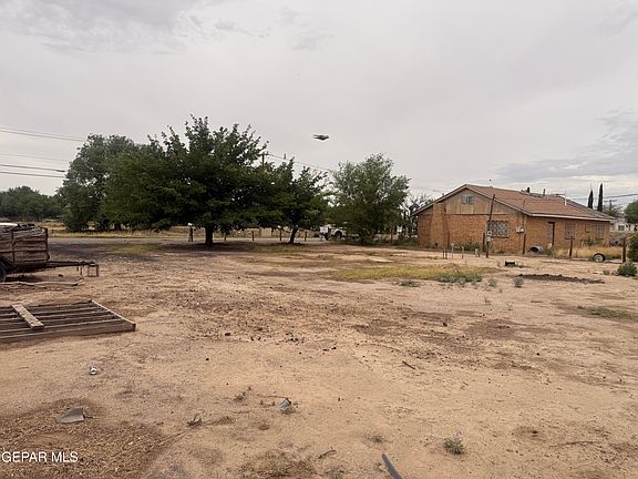 3rd image of 1043 Ada Ln
