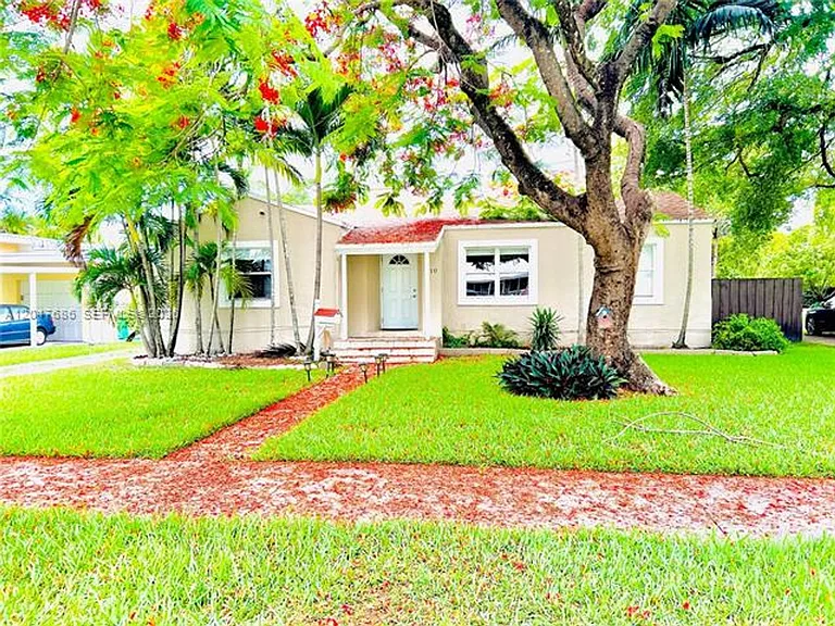410 Pinecrest Dr #1 — Photo 4