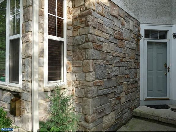 3rd image of 4 Village Greens Ln