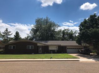 1805 N 7th St, Tahoka, TX 79373