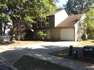 85 Bowline St, Barnegat, NJ 08005