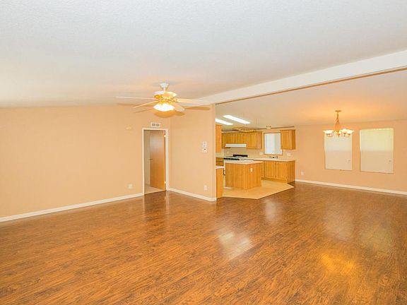 3rd image of 2828 N Los Altos Ave