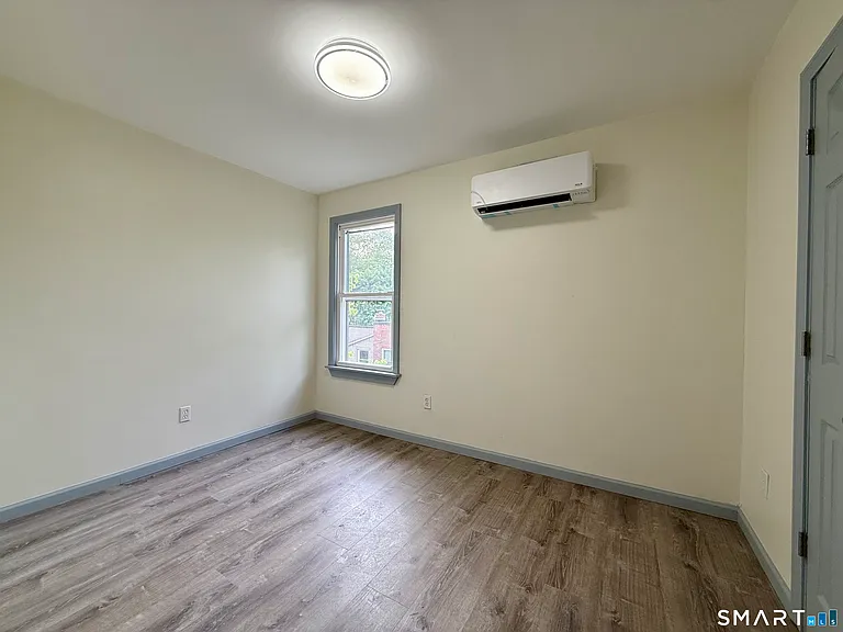 22 Hawthorne Ave — Photo 14