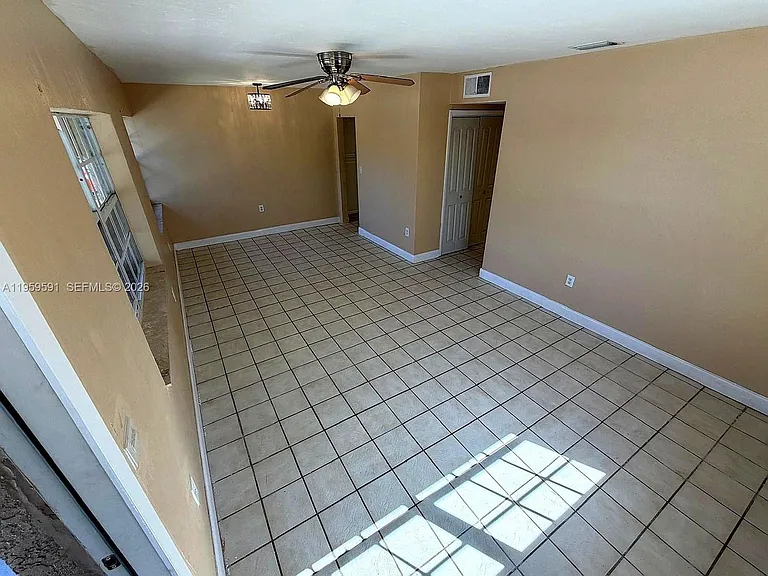 14407 NE 5th Ave #14407 — Photo 3
