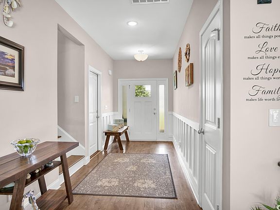 5th image of 99 Hagley Retreat Dr.