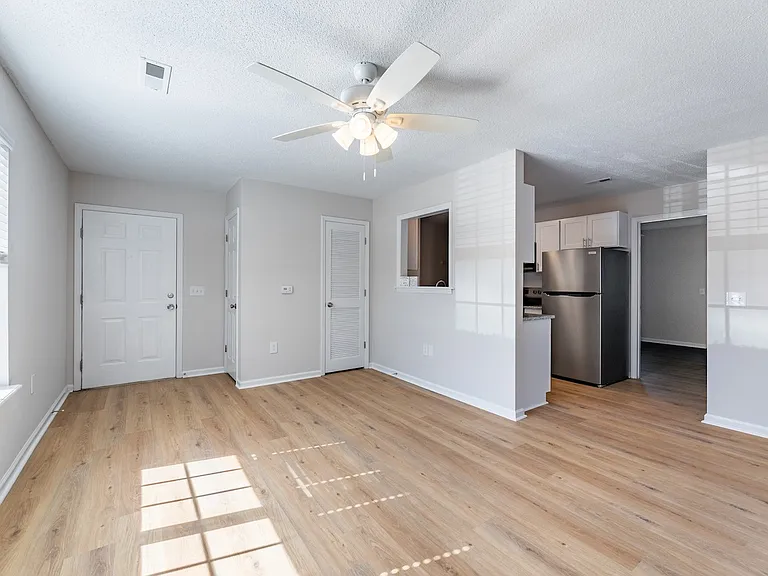 South Haven Apartments — Photo 9