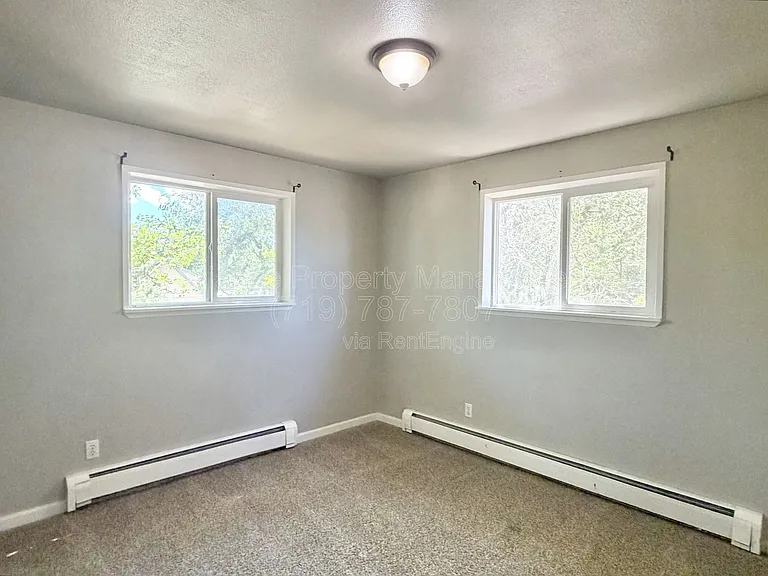 2528 Tremont St — Photo 13