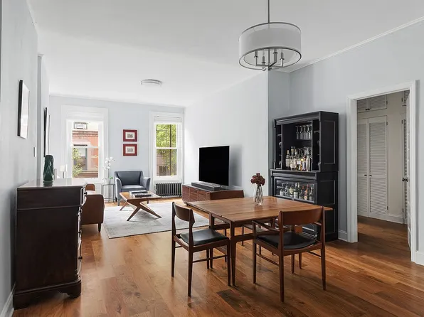 79 Perry St APT 2F, New York, NY 10014