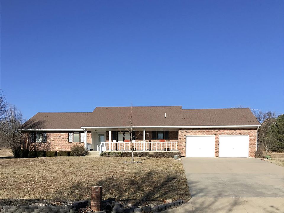 1st image of 1026 Country Club Dr
