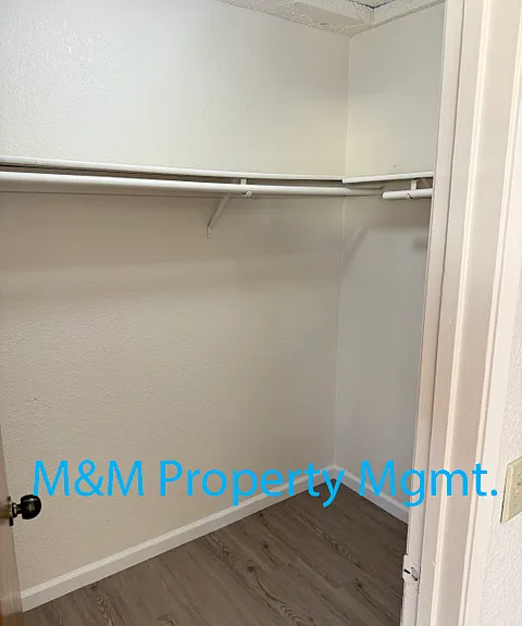 6086 Thornwood Dr — Photo 8
