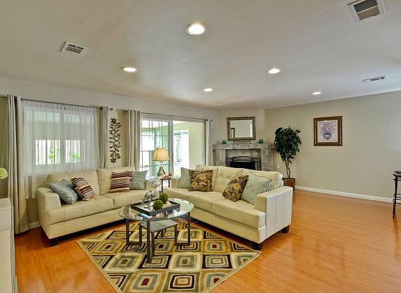 3rd image of 2062 Pacina Dr