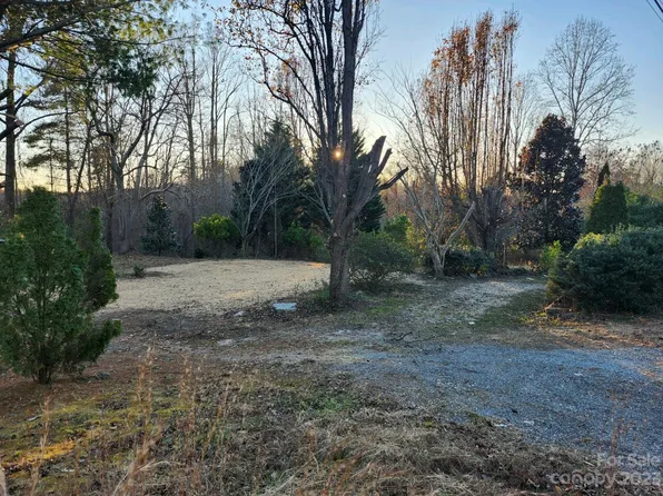 1551 Old North Rd, Lenoir, NC 28645
