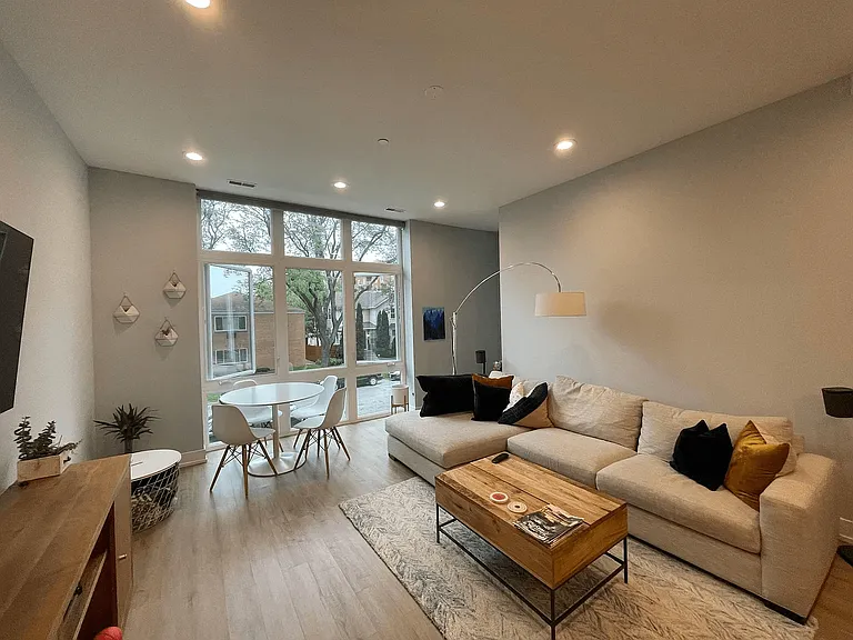 1385 Brown St — Photo 23