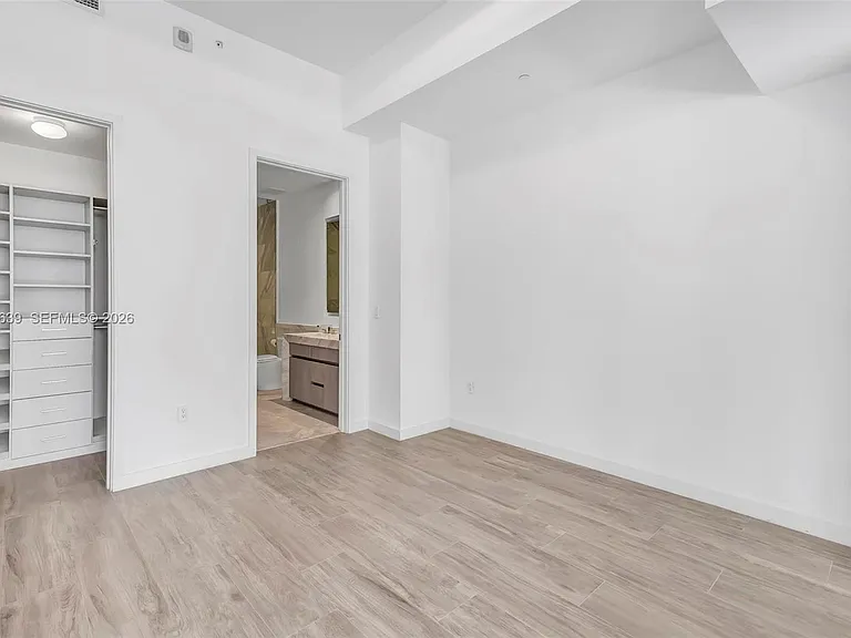 2831 S Bayshore Dr #402 — Photo 19