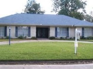 1590 Williamsburg Ln, Beaumont, TX 77706