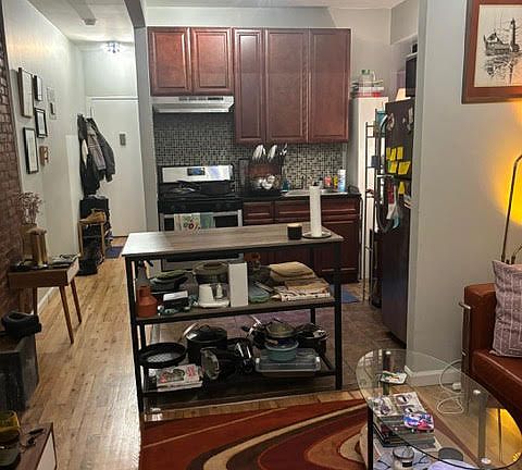 3rd image of 928 Myrtle Ave APT 25