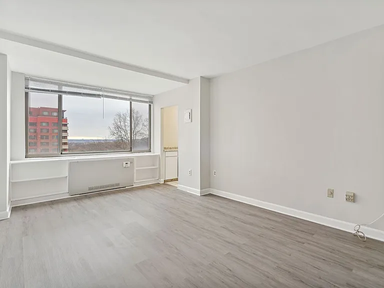 1111 Arlington Blvd #705 — Photo 2