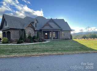 700 Bear Cliff Dr, Nebo, NC 28761