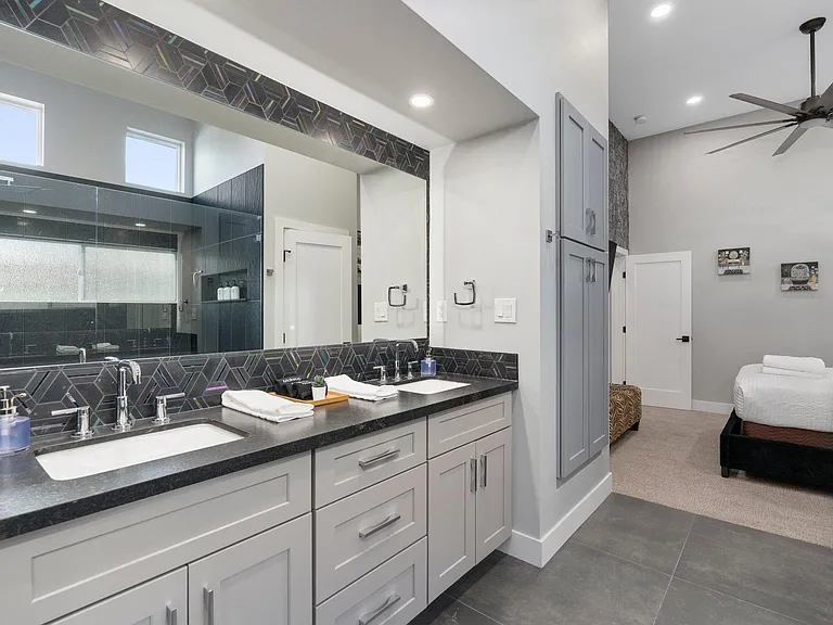 8946 E Gray Rd — Photo 11