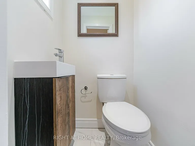 154 Martin Grove Rd — Photo 17