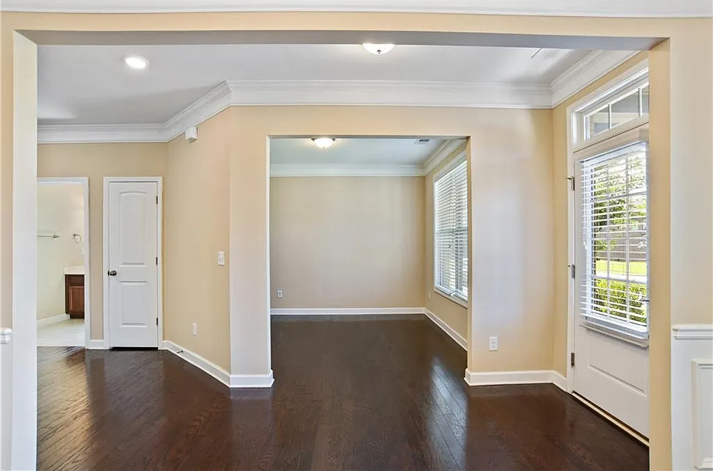5 bed, 4.0 bath, 3818 sqft, $3,650 — Photo 4