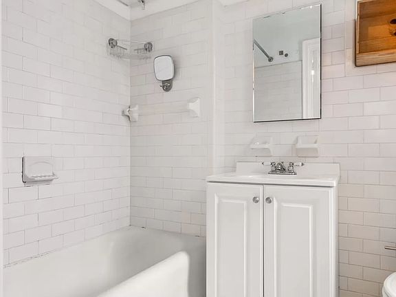 5th image of 457 W 57th St #1409