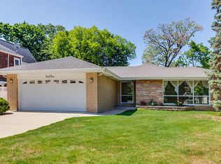 1002 Warrington Rd, Deerfield, IL 60015