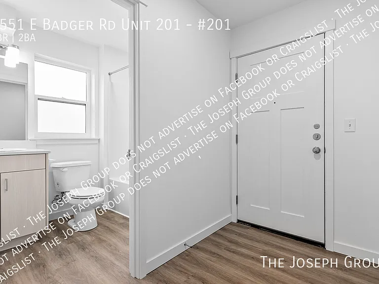 Town's Edge Apartments - 1555 E Badger Rd — Photo 3