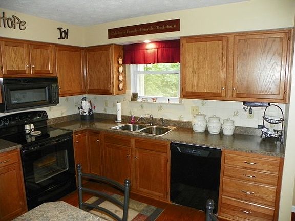 4th image of 3352 Cumberland Dr