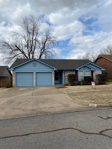 709 Coopers Hawk Dr Photo 1