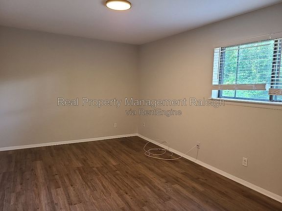 5th image of 1004 Sandlin Pl APT F