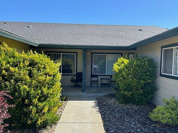 2nd image of 856-858 Sierra Vista Dr #860