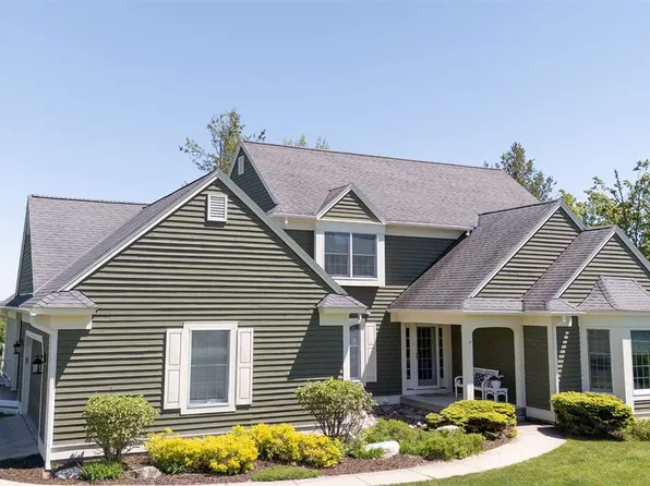 3035 Village Ln, Harbor Springs, MI 49740