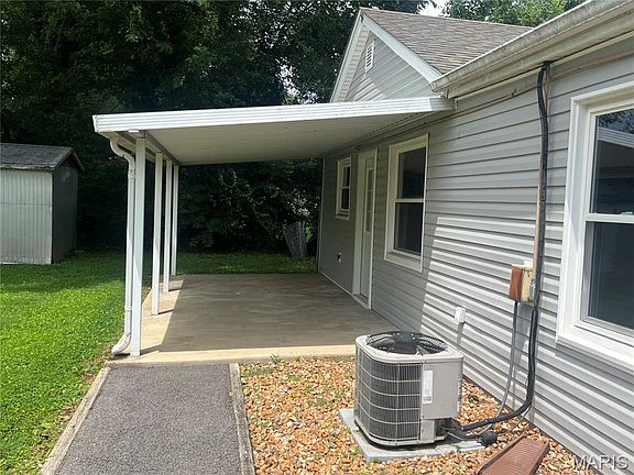 3rd image of 117 Edgewood Dr