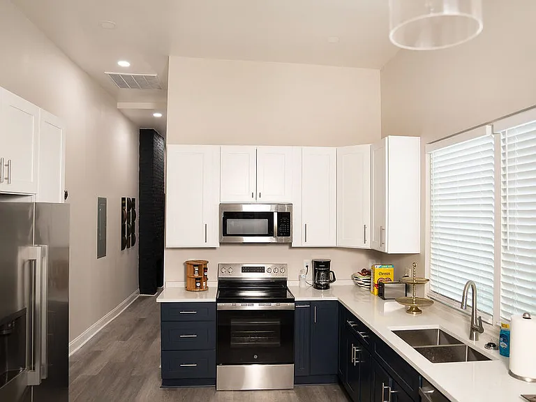 2721 Iberville St #2B — Photo 10