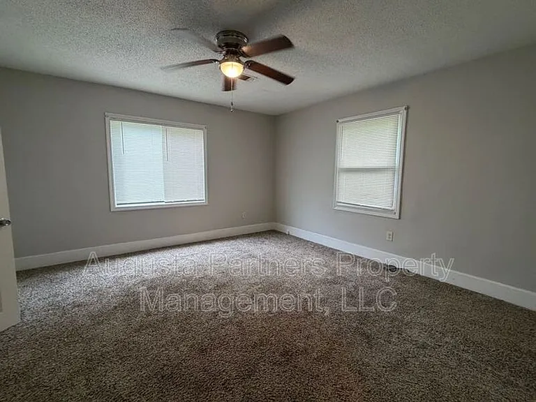 717 Eve St — Photo 12