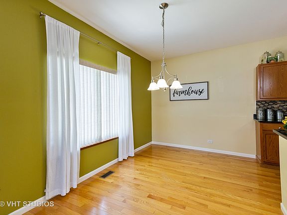 5th image of 293 Nicole Dr Unit F