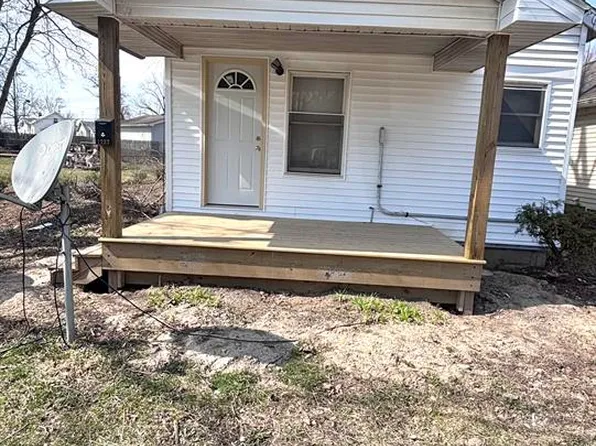 1227 Lake Lansing Rd, Lansing, MI 48906