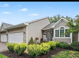 2017 Blue Bell Way NW, Grand Rapids, MI 49504