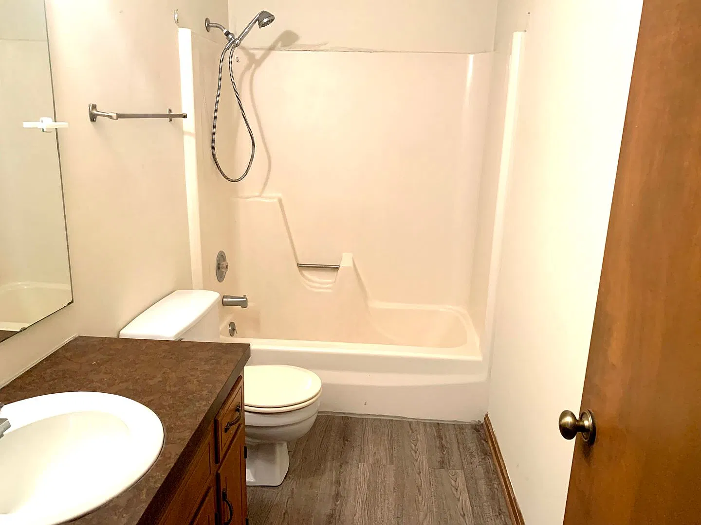 105005001 — Photo 2